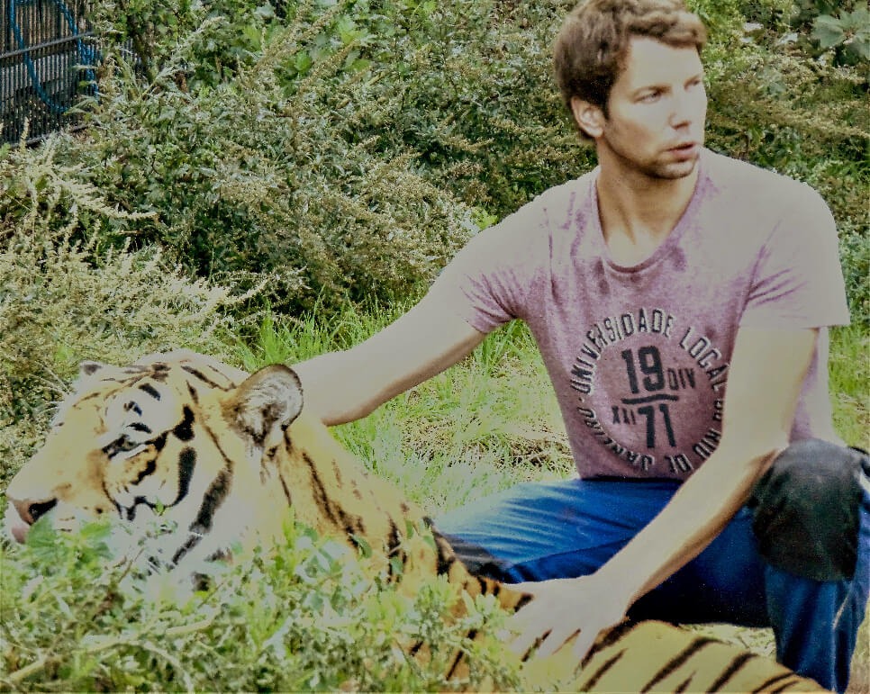 Tiertrainer Bernd Borgmann und Tiger